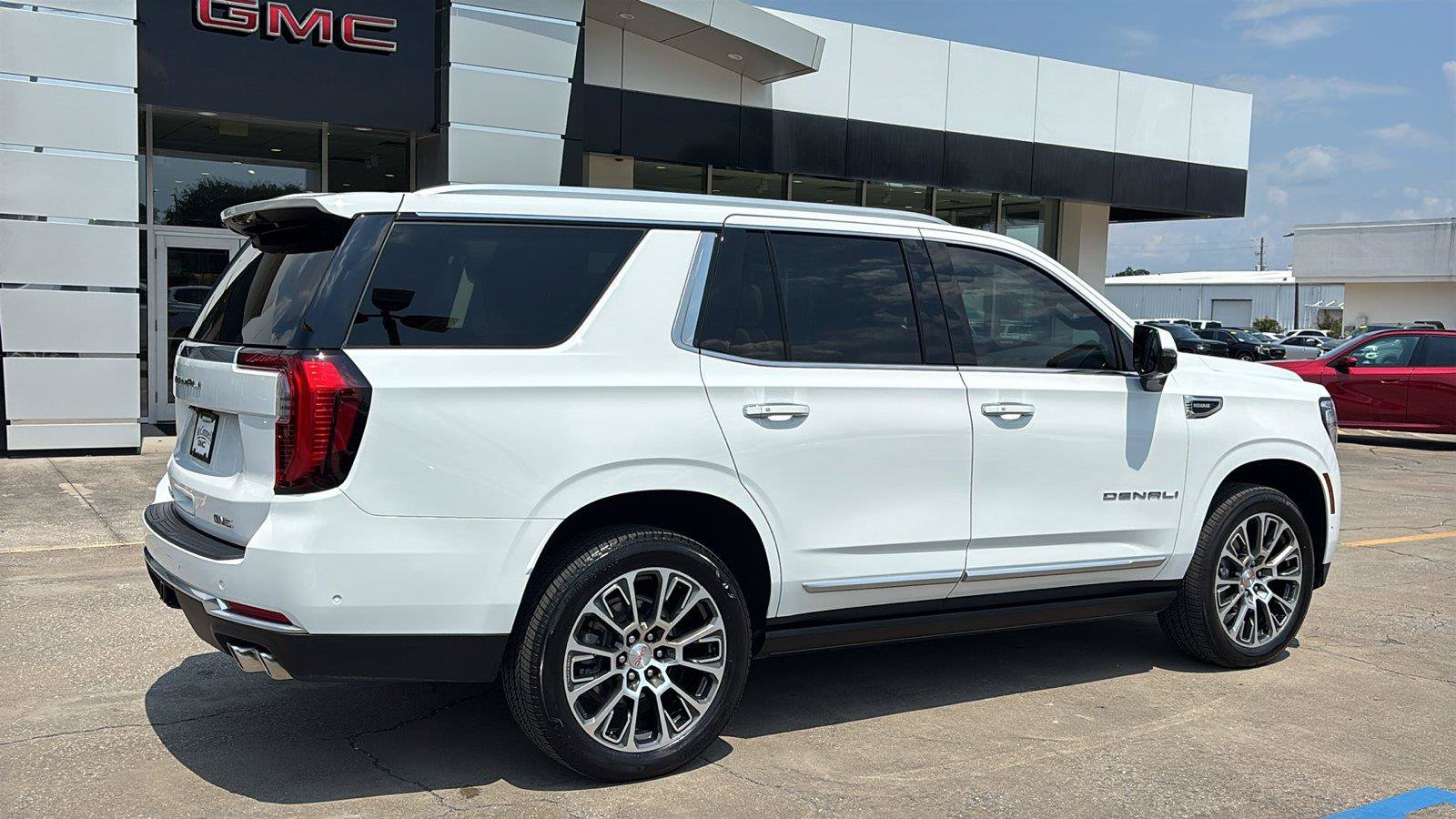Certified 2026 GMC Yukon Denali w/ Denali Reserve Package RWD image 7