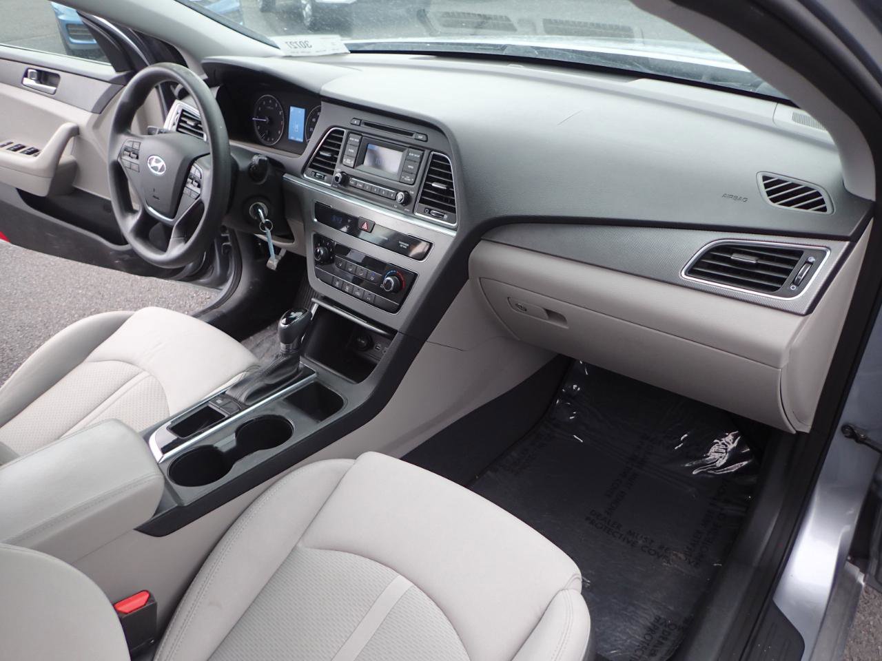 Used 2015 Hyundai Sonata SE FWD image 12