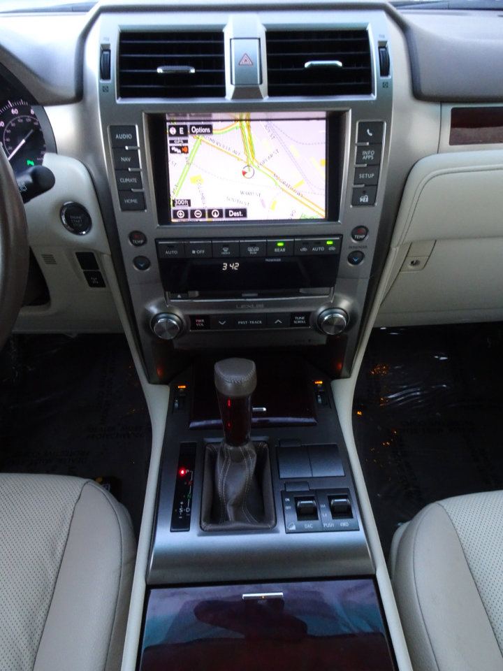 Used 2016 Lexus GX 460 w/ Premium Package image 18