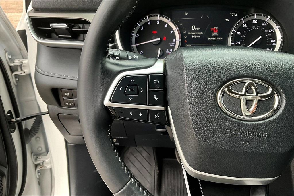 Used 2022 Toyota Highlander XLE image 11