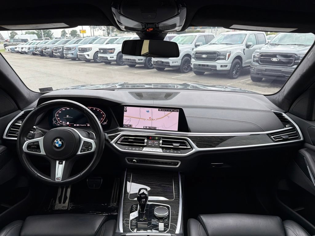 Used 2022 BMW X7 xDrive40i w/ M Sport Package AWD/4WD image 25