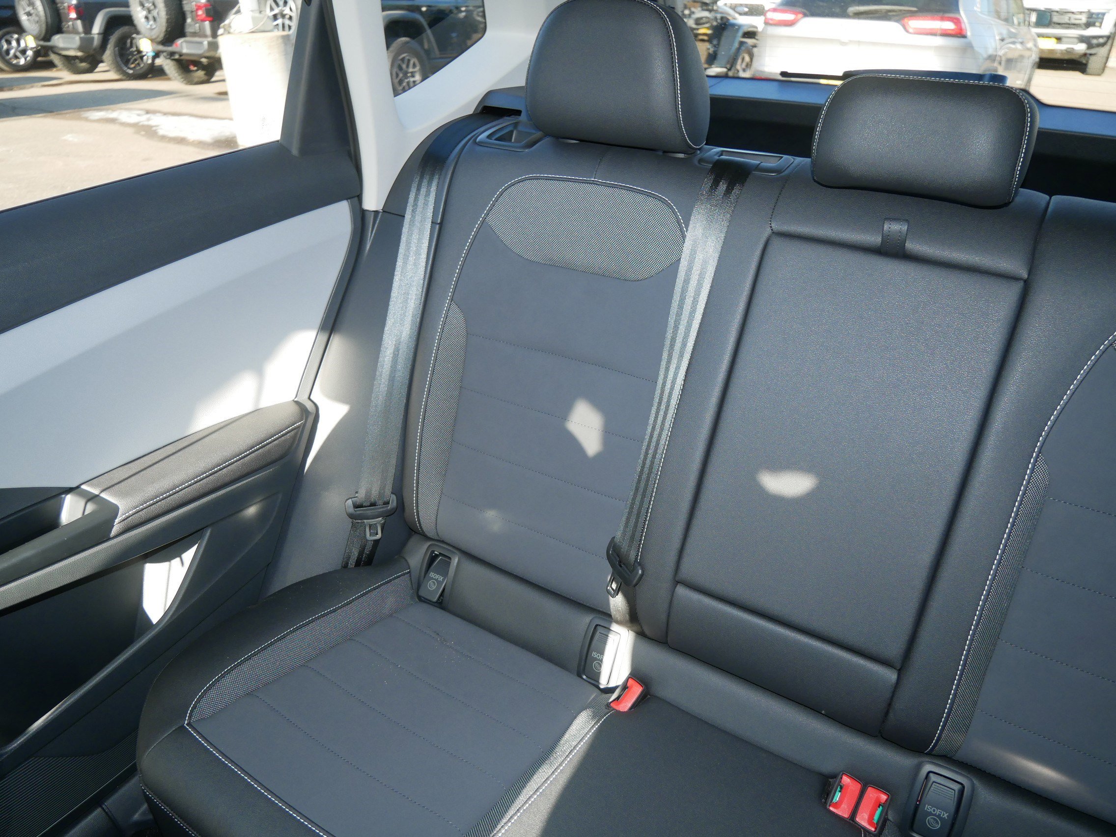 Used 2024 Volkswagen Taos SE image 12