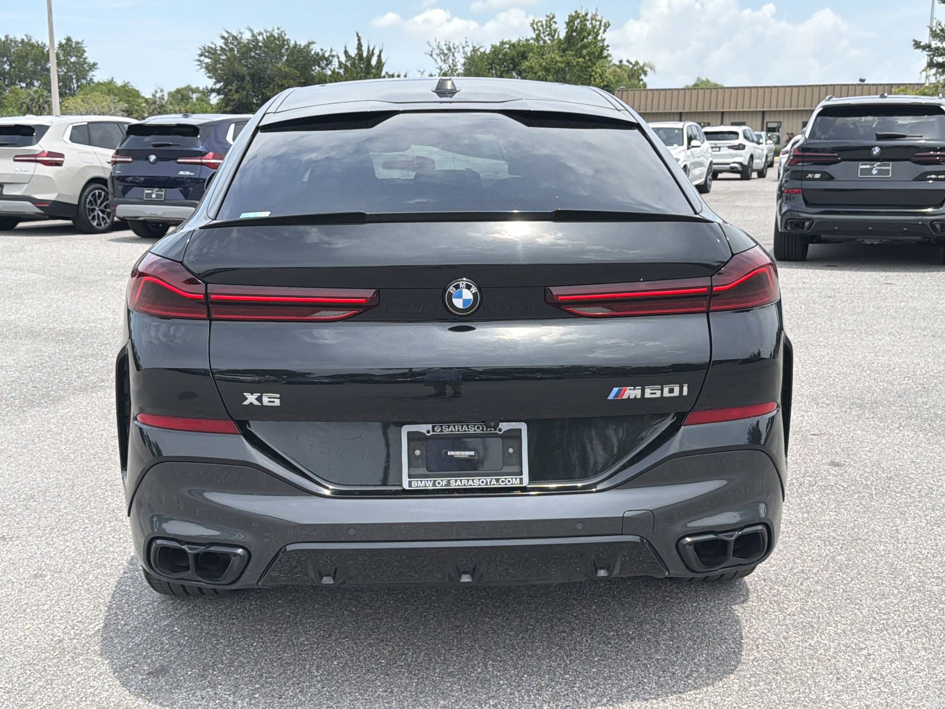 Certified 2024 BMW X6 M60i w/ Dynamic Handling Package AWD/4WD image 5