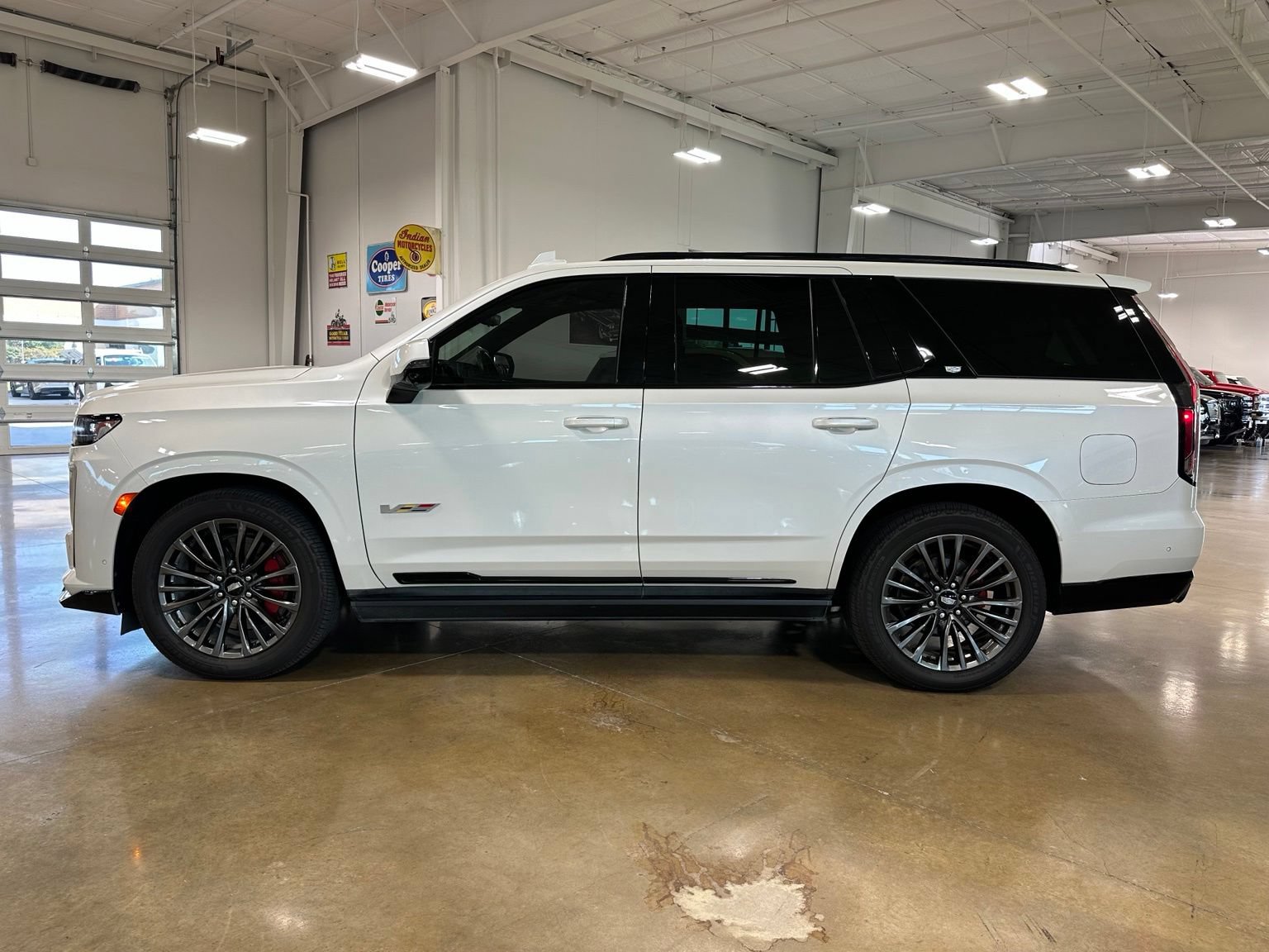 Used 2023 Cadillac Escalade V AWD/4WD image 5