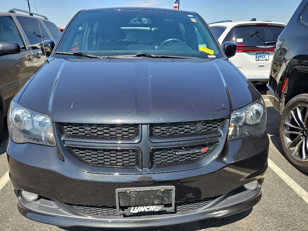 Used 2018 Dodge Grand Caravan SE FWD image 2