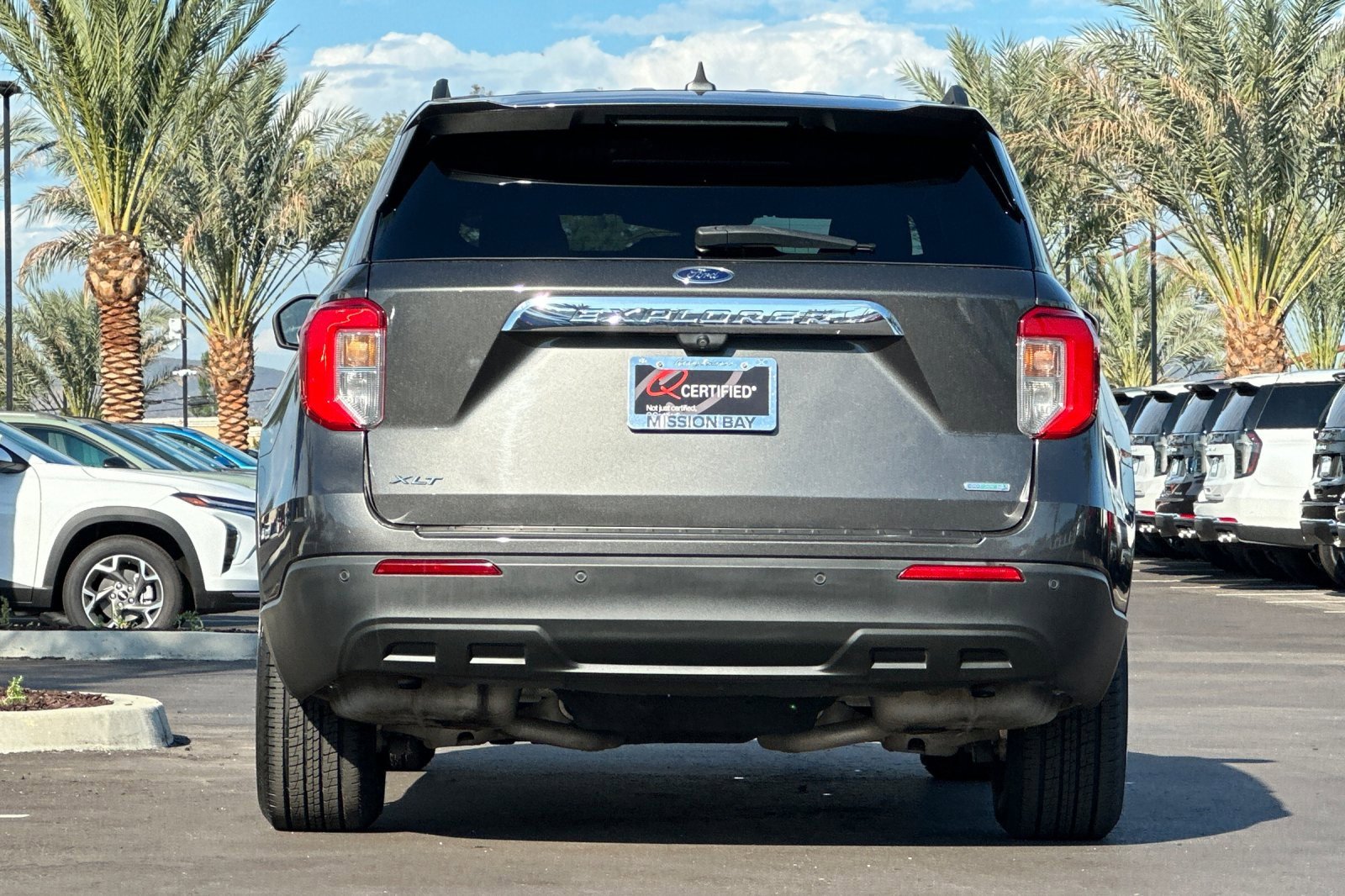 Used 2020 Ford Explorer XLT image 5