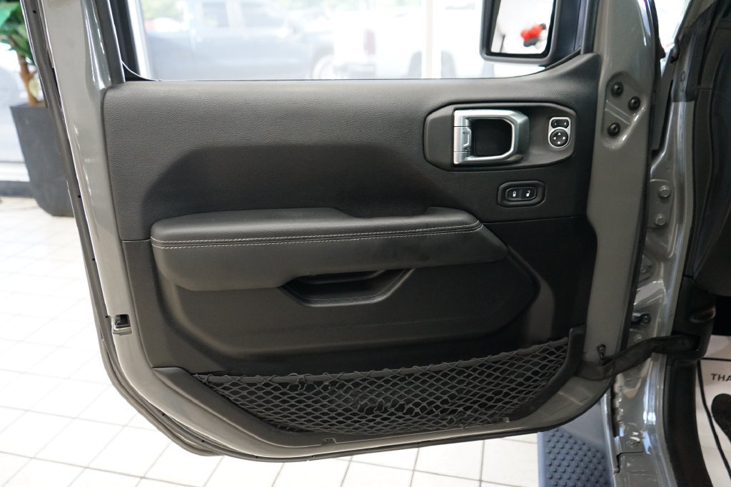 Used 2023 Jeep Wrangler Unlimited Sahara w/ Cold Weather Group AWD/4WD image 23