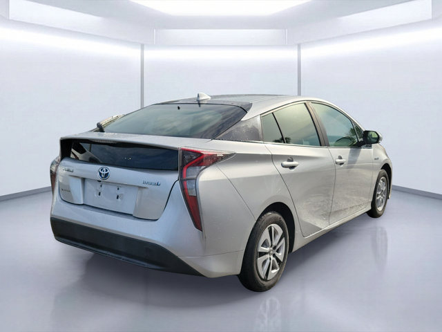 Used 2016 Toyota Prius Three FWD image 4
