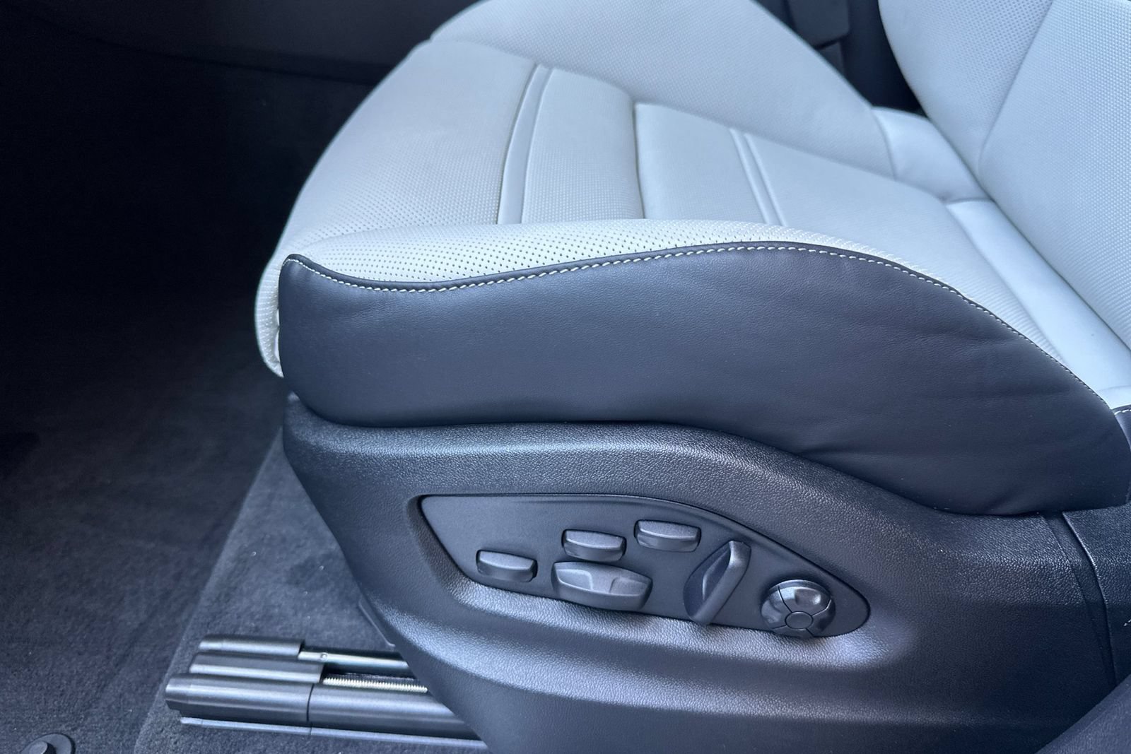 New 2026 Porsche Cayenne Coupe AWD/4WD image 14