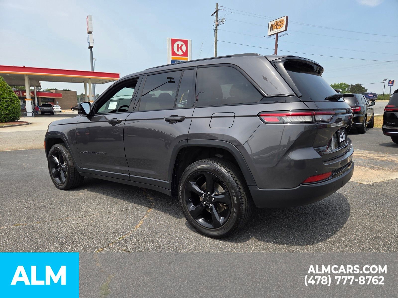 Used 2024 Jeep Grand Cherokee Altitude image 10