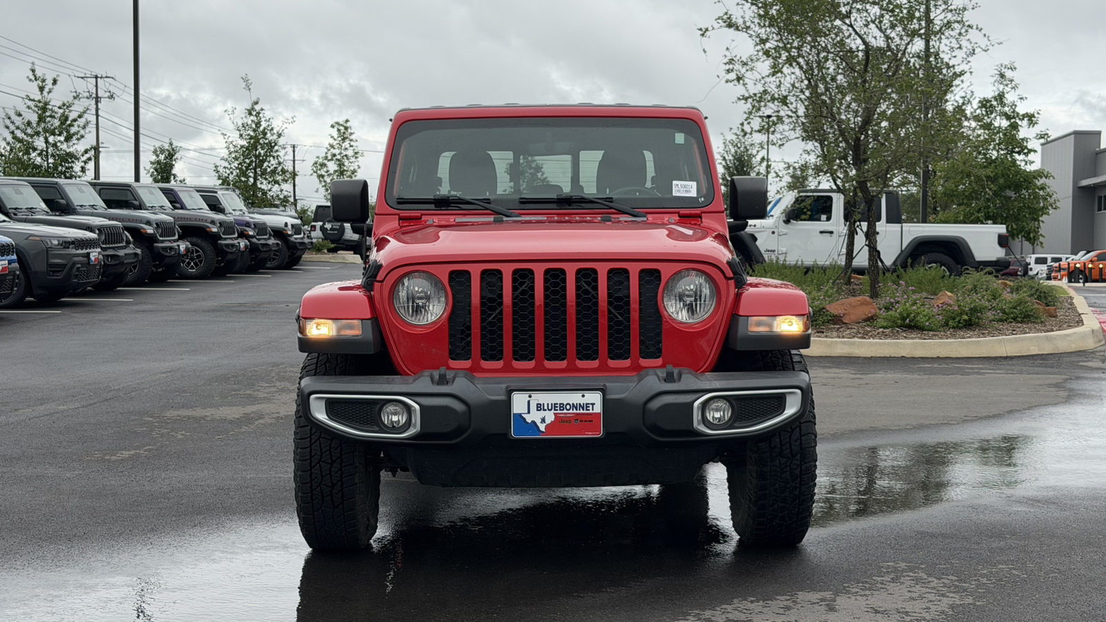 Certified 2021 Jeep Gladiator Sport AWD/4WD image 2
