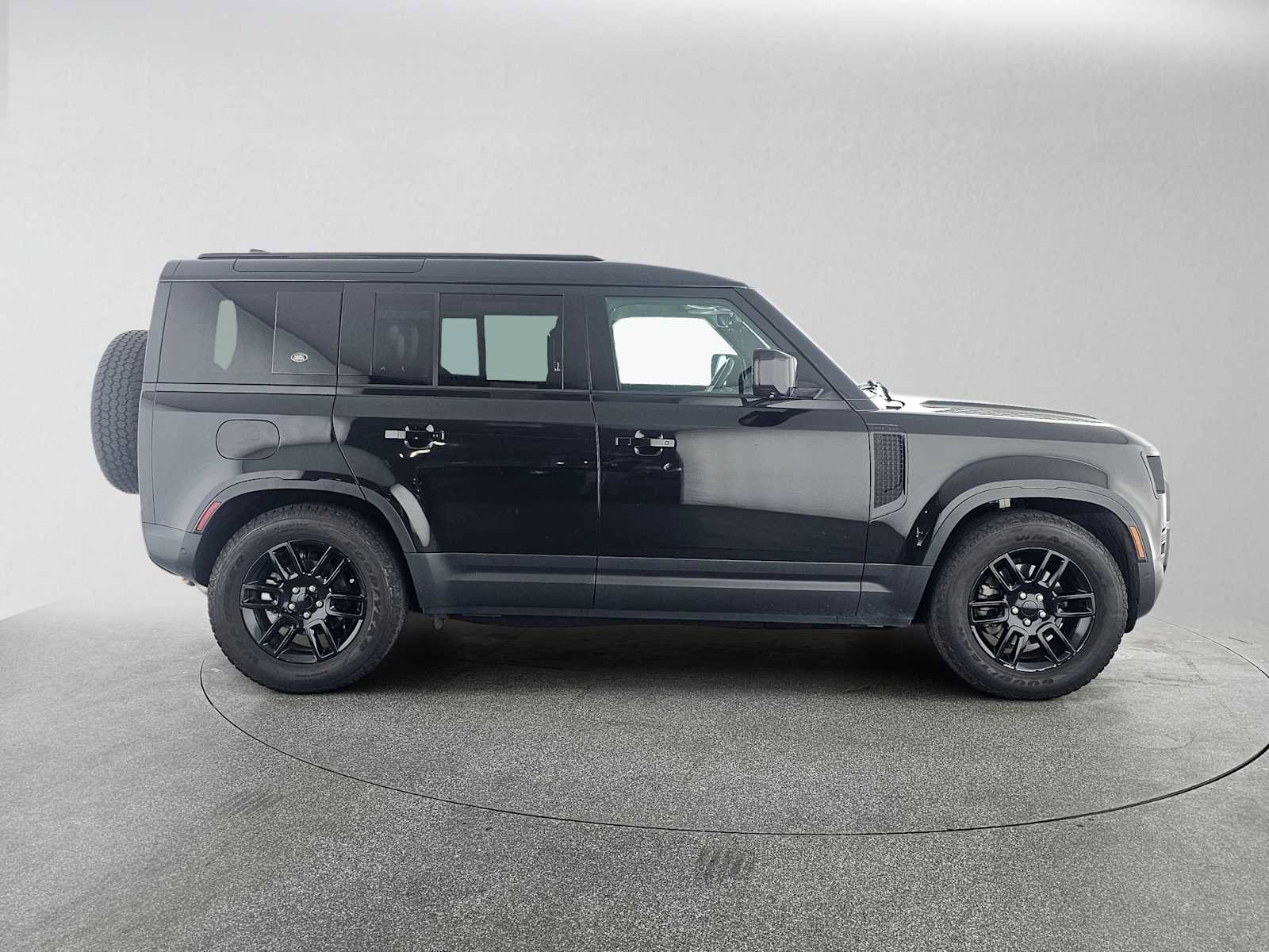 Used 2023 Land Rover Defender 110 S AWD/4WD image 6