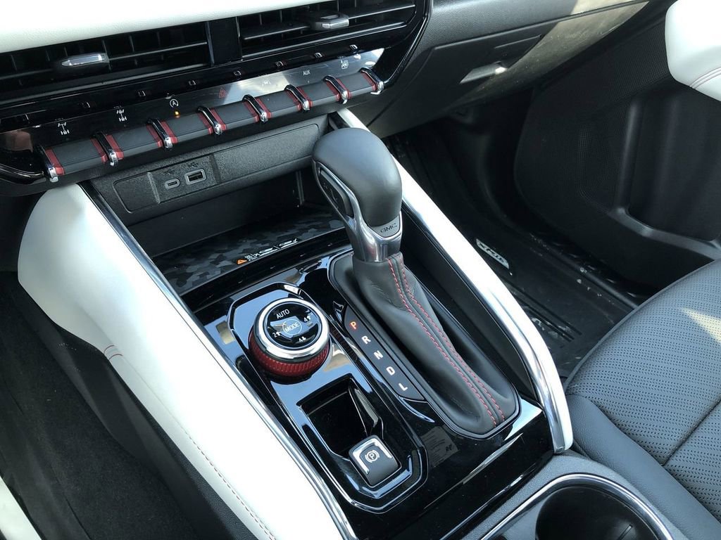 Used 2024 GMC Canyon AT4X image 18