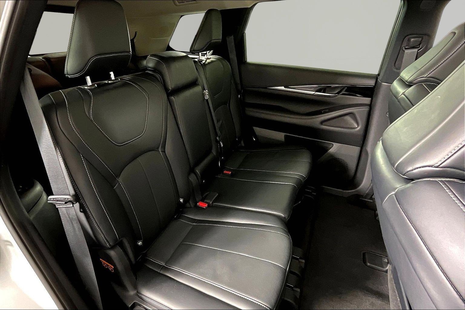 Used 2023 INFINITI QX60 Pure image 25