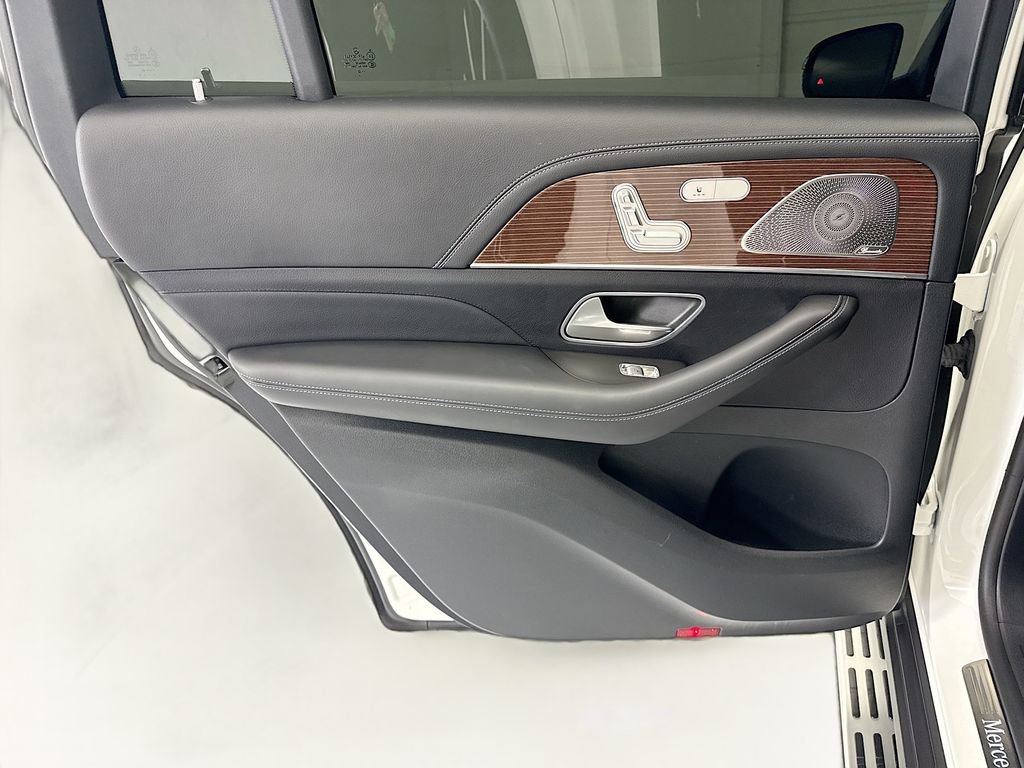 Used 2023 Mercedes-Benz GLS 580 4MATIC image 25