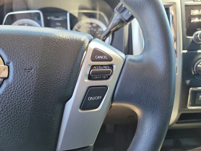 Used 2018 Nissan Titan SV image 23