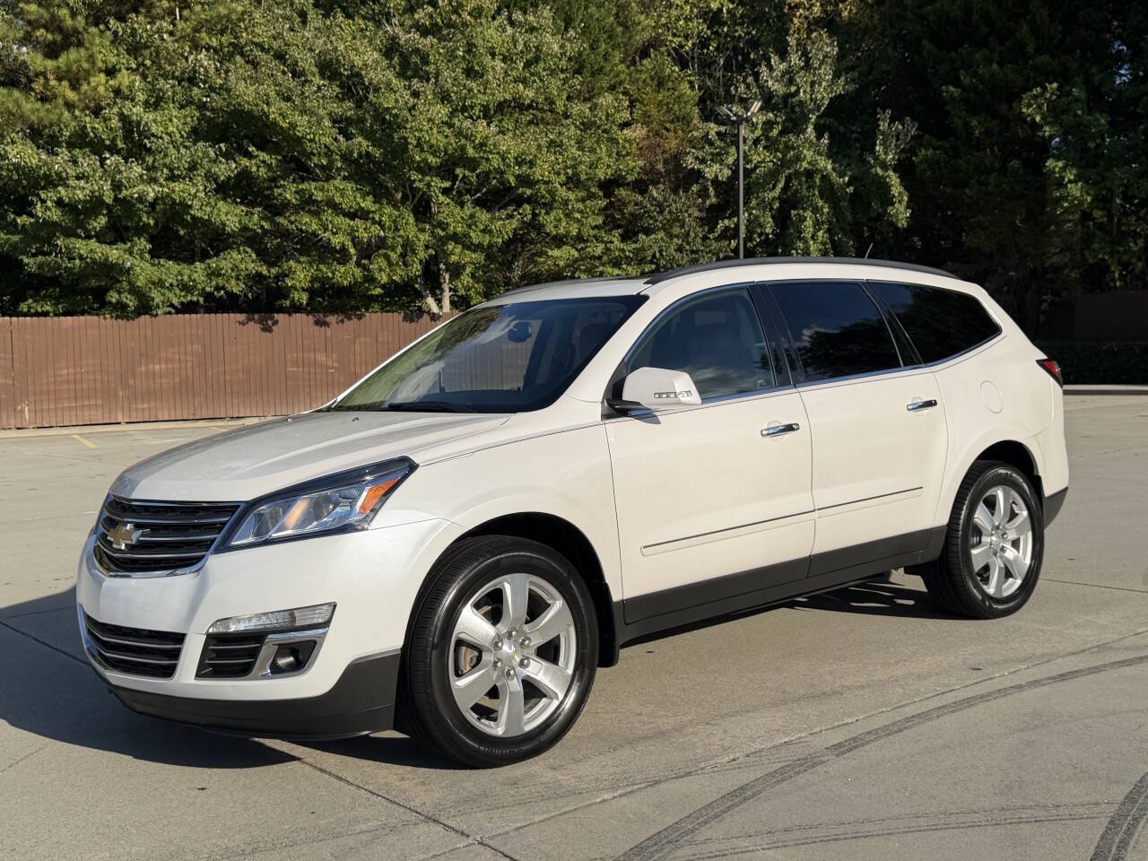 Used 2016 Chevrolet Traverse LTZ AWD/4WD image 1