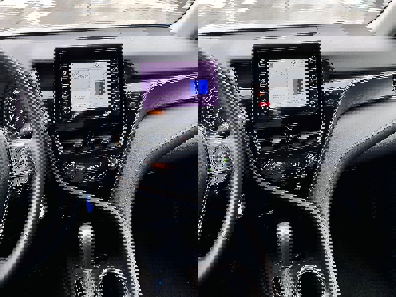 Used 2024 Toyota Camry SE image 18