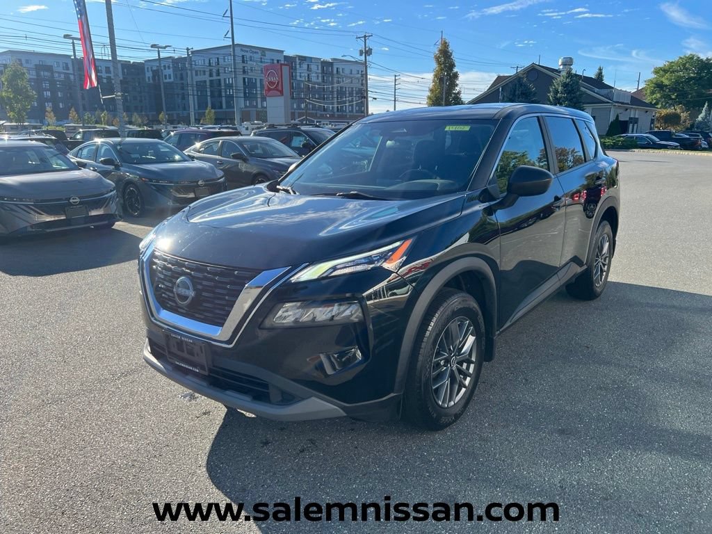 Used 2023 Nissan Rogue S AWD/4WD image 3