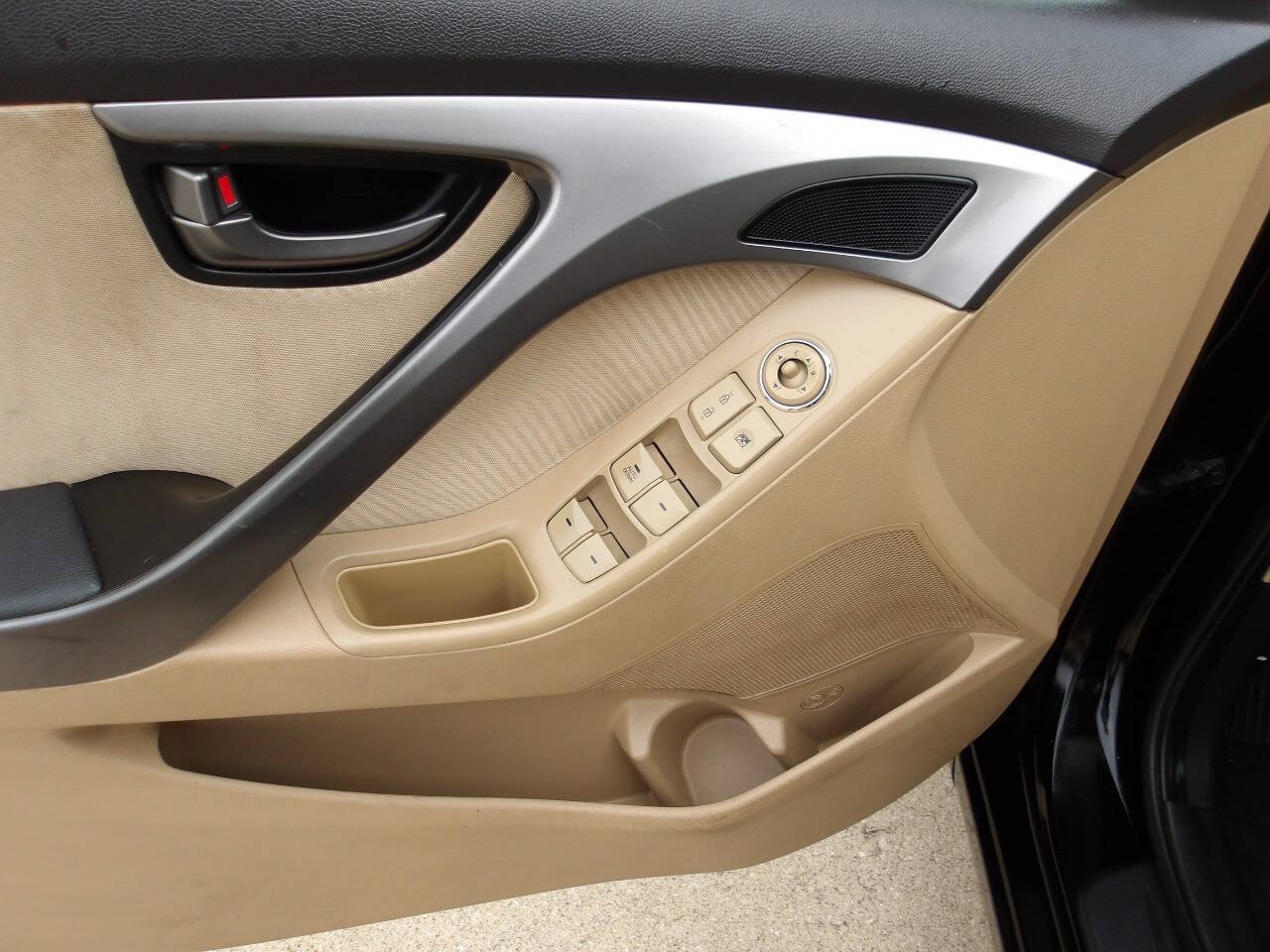 Used 2013 Hyundai Elantra GLS w/ Preferred Pkg FWD image 16