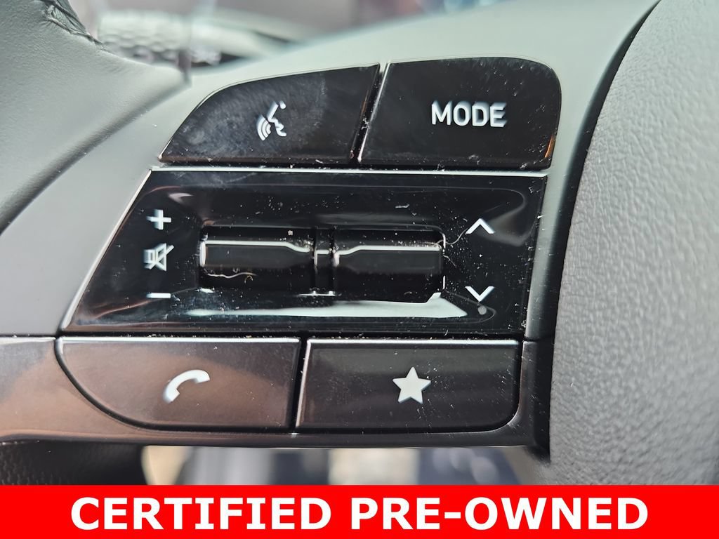 Certified 2025 Hyundai Elantra SEL FWD image 17