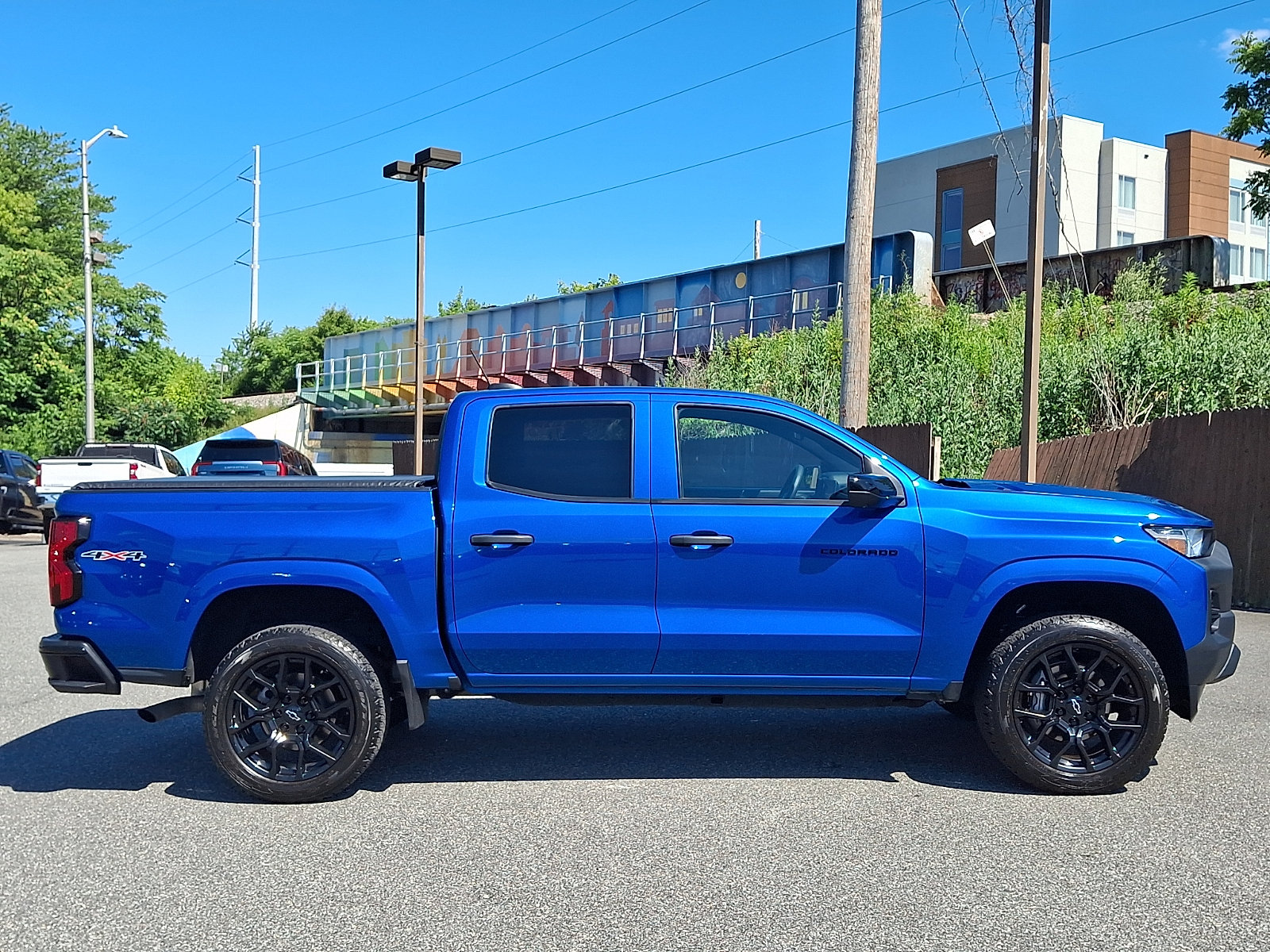 Used 2023 Chevrolet Colorado W/T w/ Technology Package AWD/4WD image 7