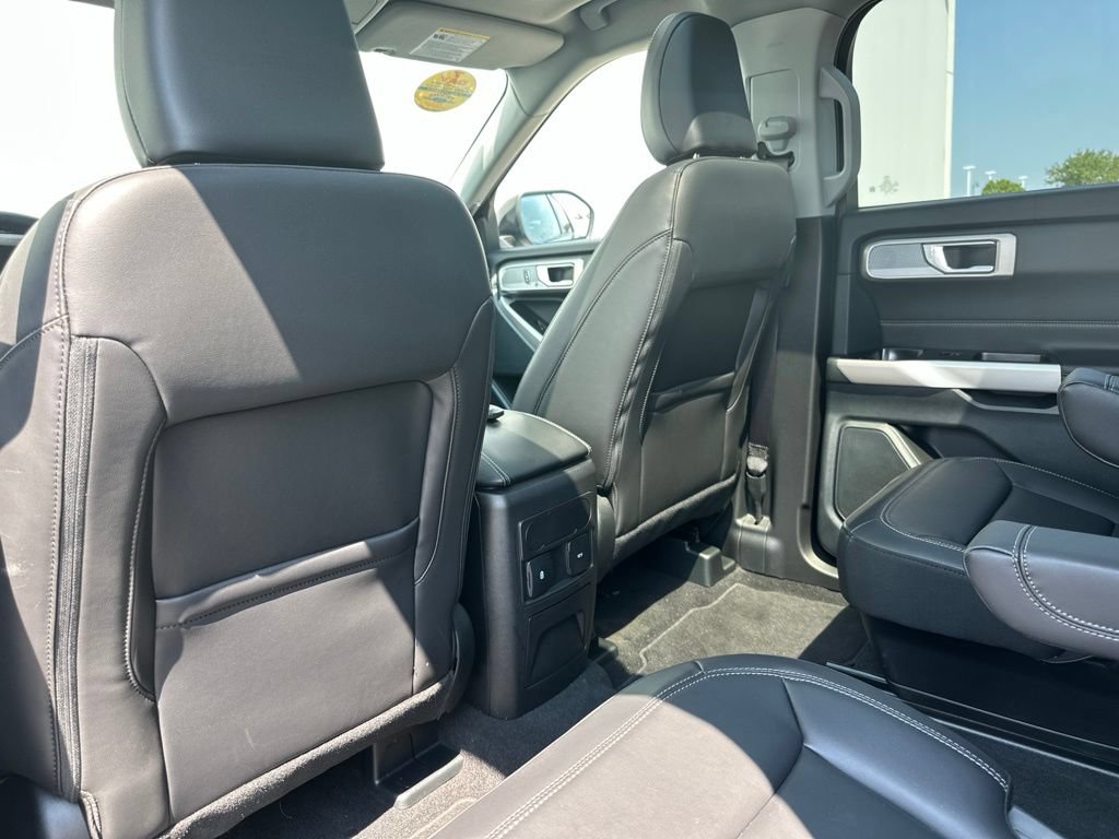 Certified 2024 Ford Explorer XLT w/ Equipment Group 202A AWD/4WD image 21