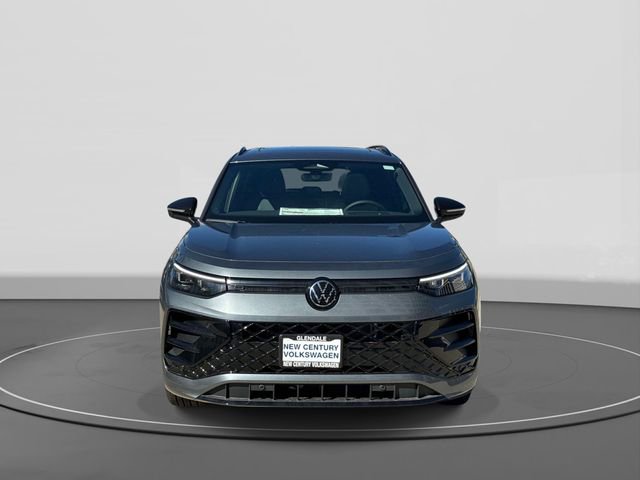 New 2026 Volkswagen Tiguan SE R-Line image 2