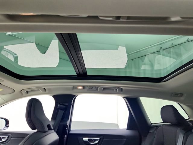 New 2026 Volvo XC60 B5 Plus w/ Protection Package Premier image 18