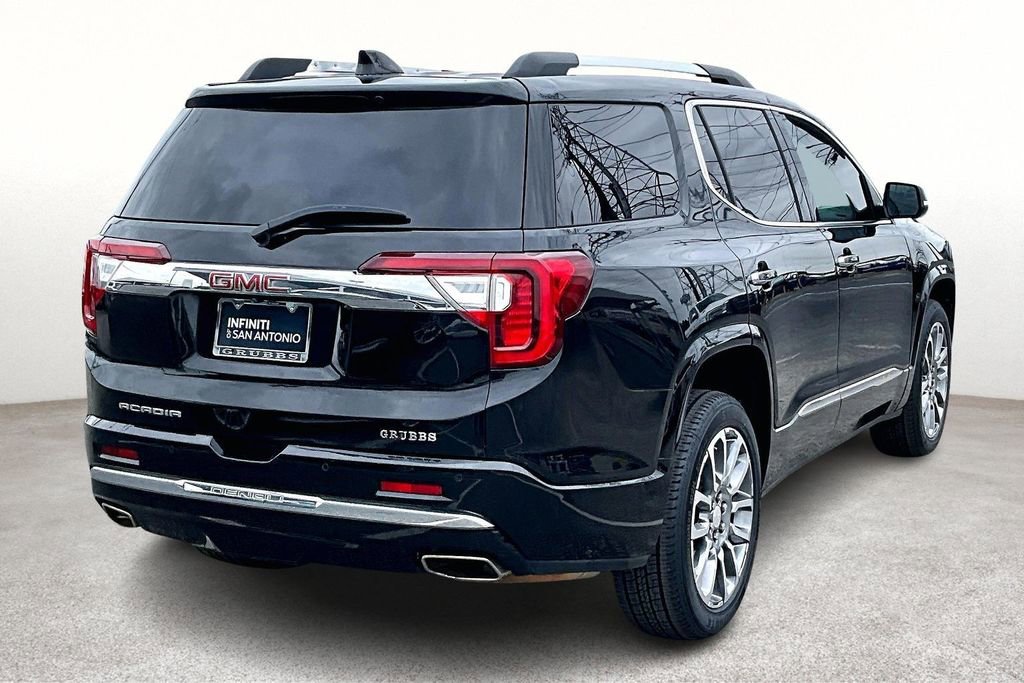 Used 2023 GMC Acadia Denali image 2