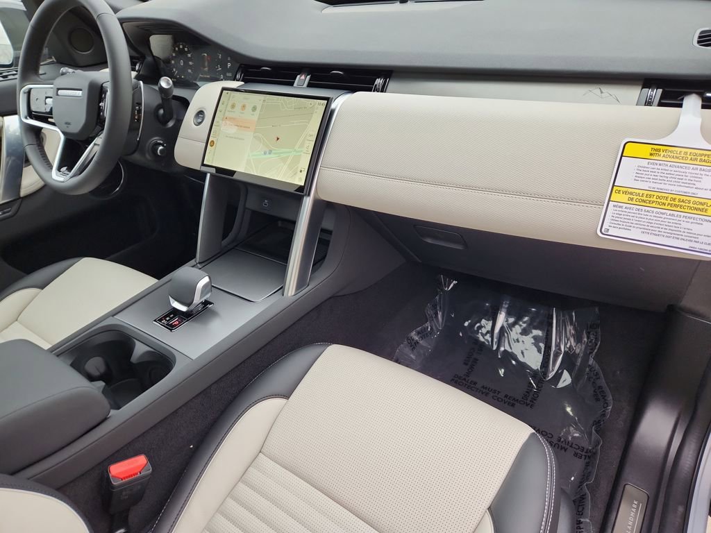 New 2026 Land Rover Discovery Sport Landmark image 28