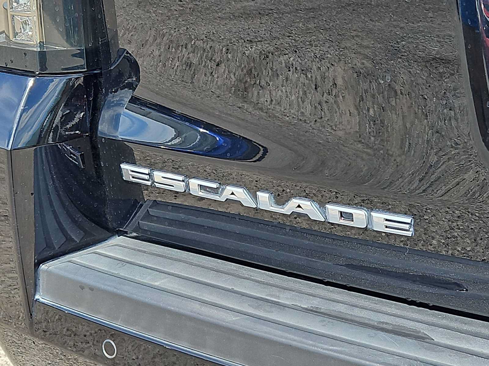 Used 2017 Cadillac Escalade Platinum AWD/4WD image 12