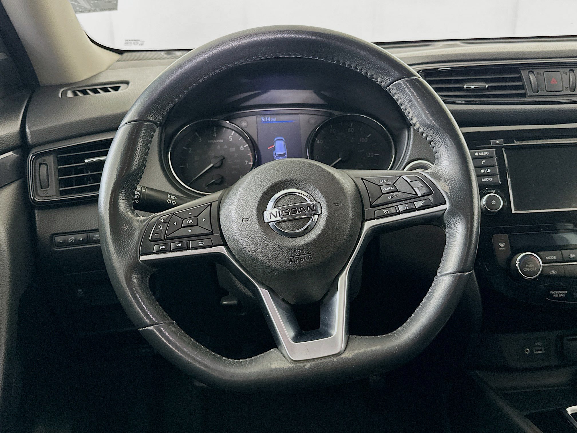 Used 2018 Nissan Rogue SV FWD image 18