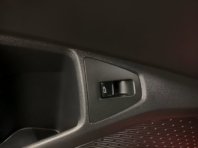 Used 2020 Volkswagen Jetta R-Line FWD image 17
