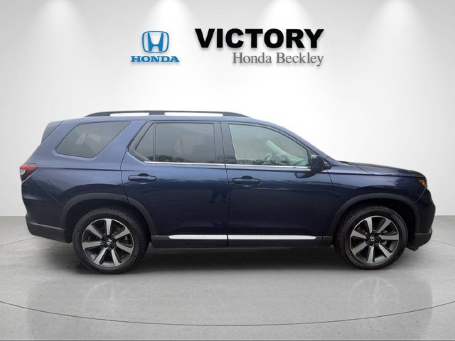 Used 2025 Honda Pilot Touring image 6