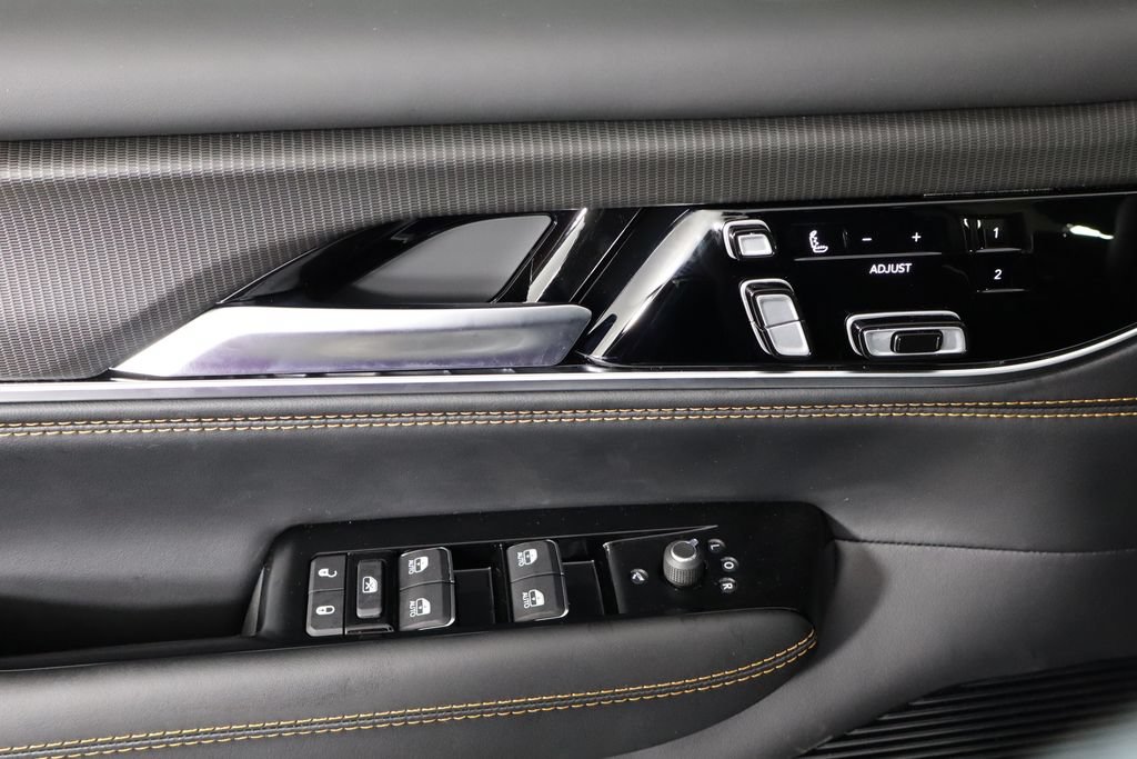 New 2026 Jeep Grand Wagoneer L Summit AWD/4WD image 23