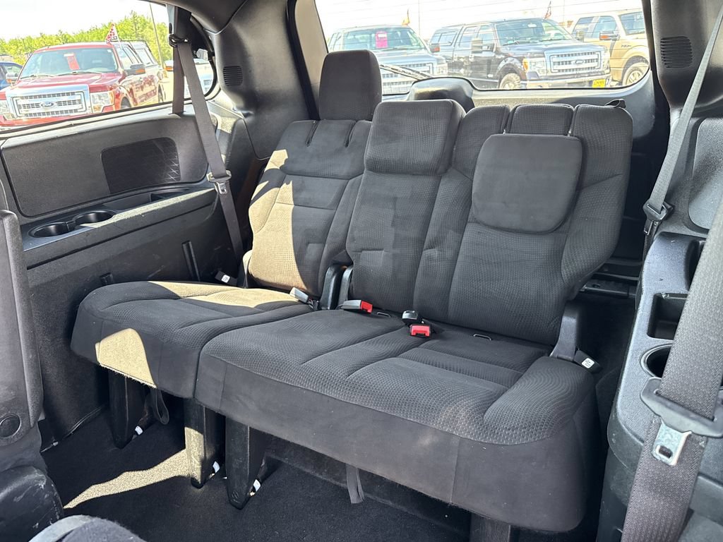 Used 2017 Dodge Grand Caravan SE FWD image 19
