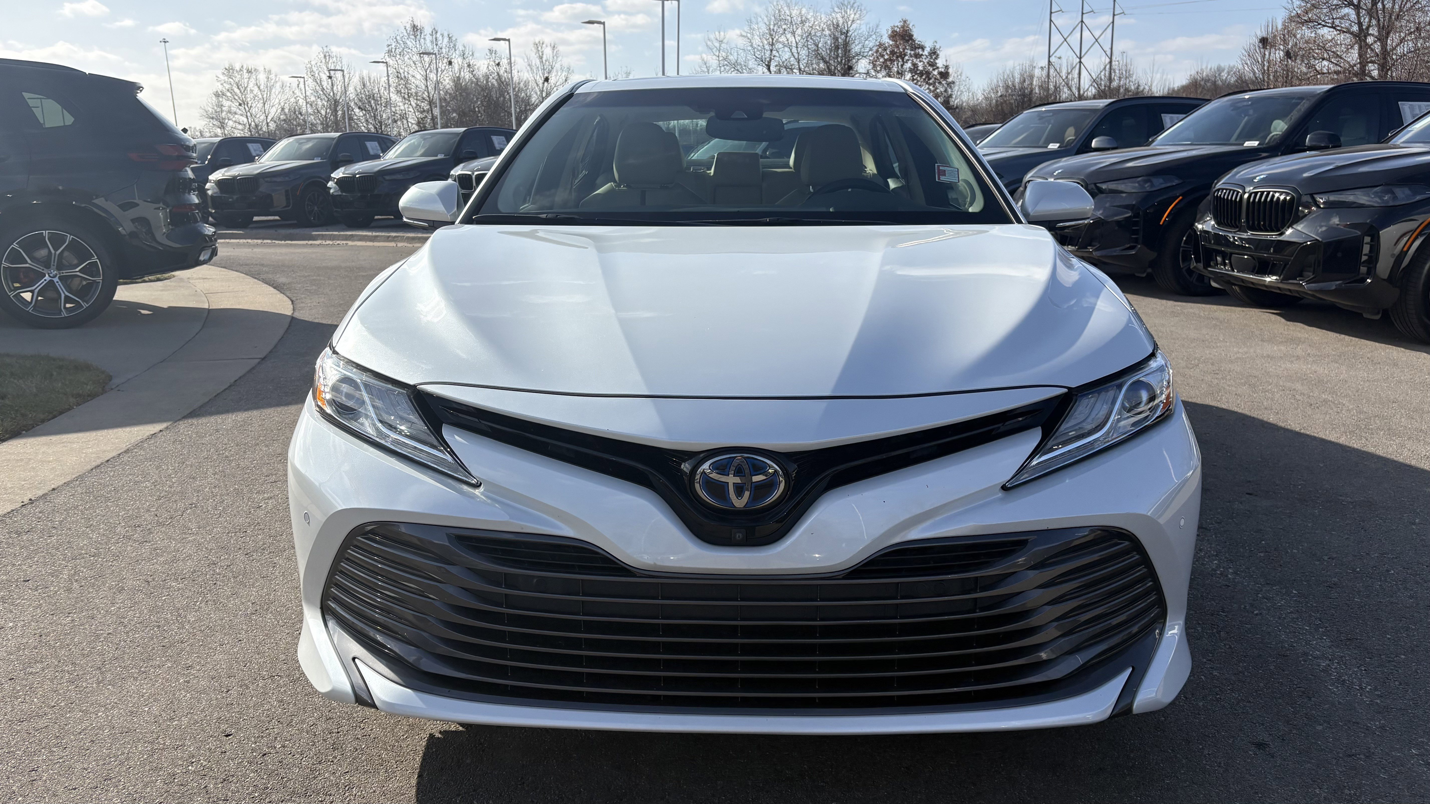 Used 2018 Toyota Camry XLE image 3