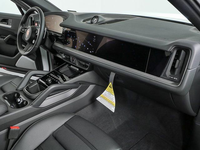 New 2026 Porsche Cayenne S image 25