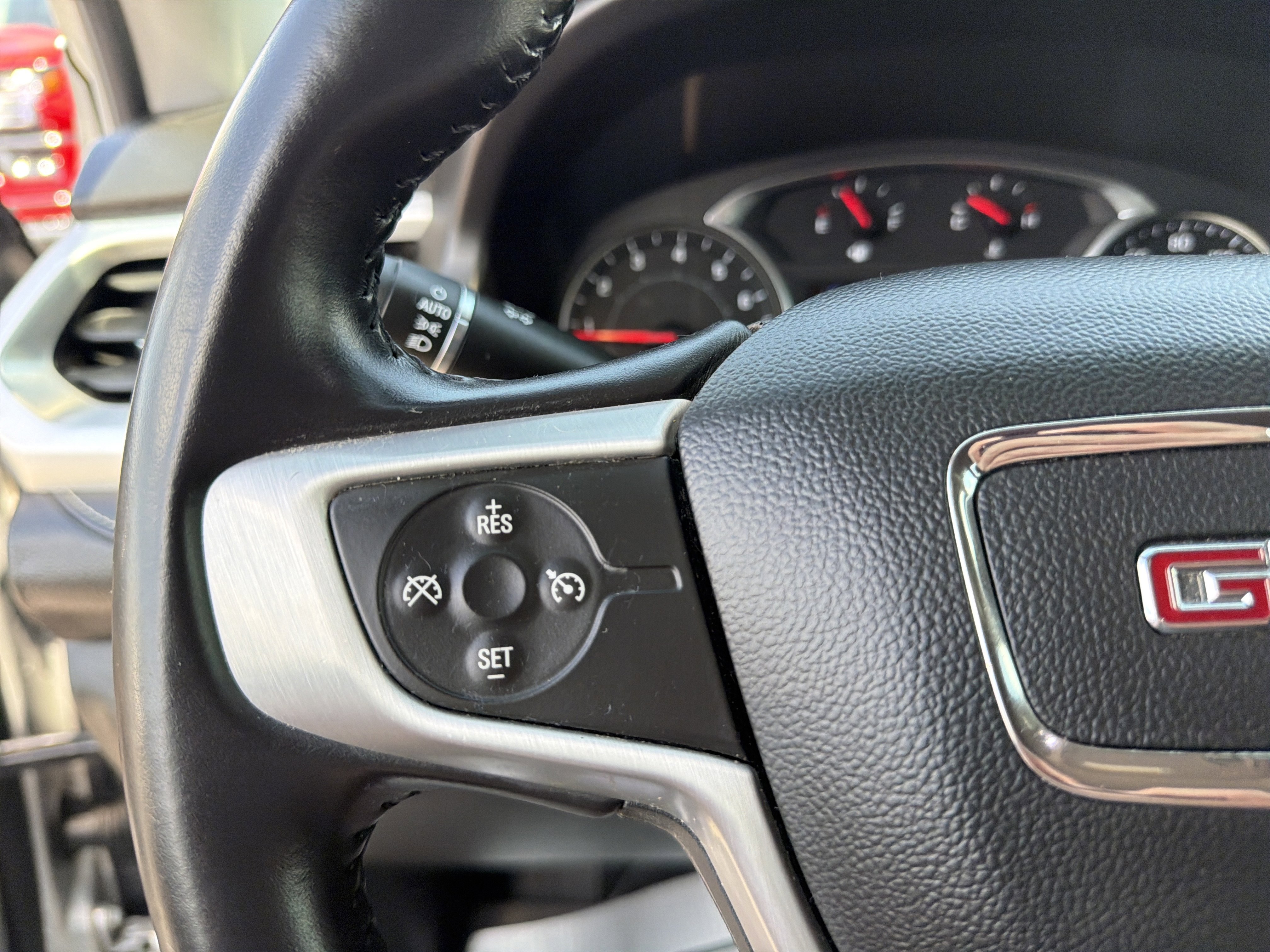 Used 2020 GMC Acadia SLE AWD/4WD image 19