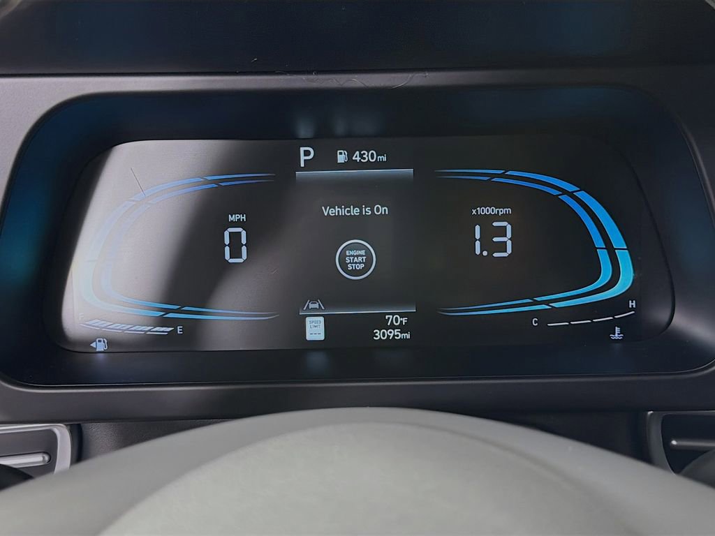 Used 2025 Hyundai Elantra Sport FWD image 15