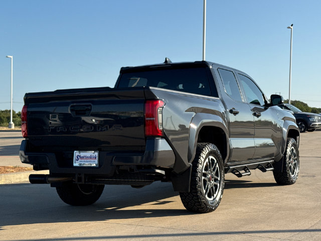 Used 2024 Toyota Tacoma TRD Sport AWD/4WD image 8