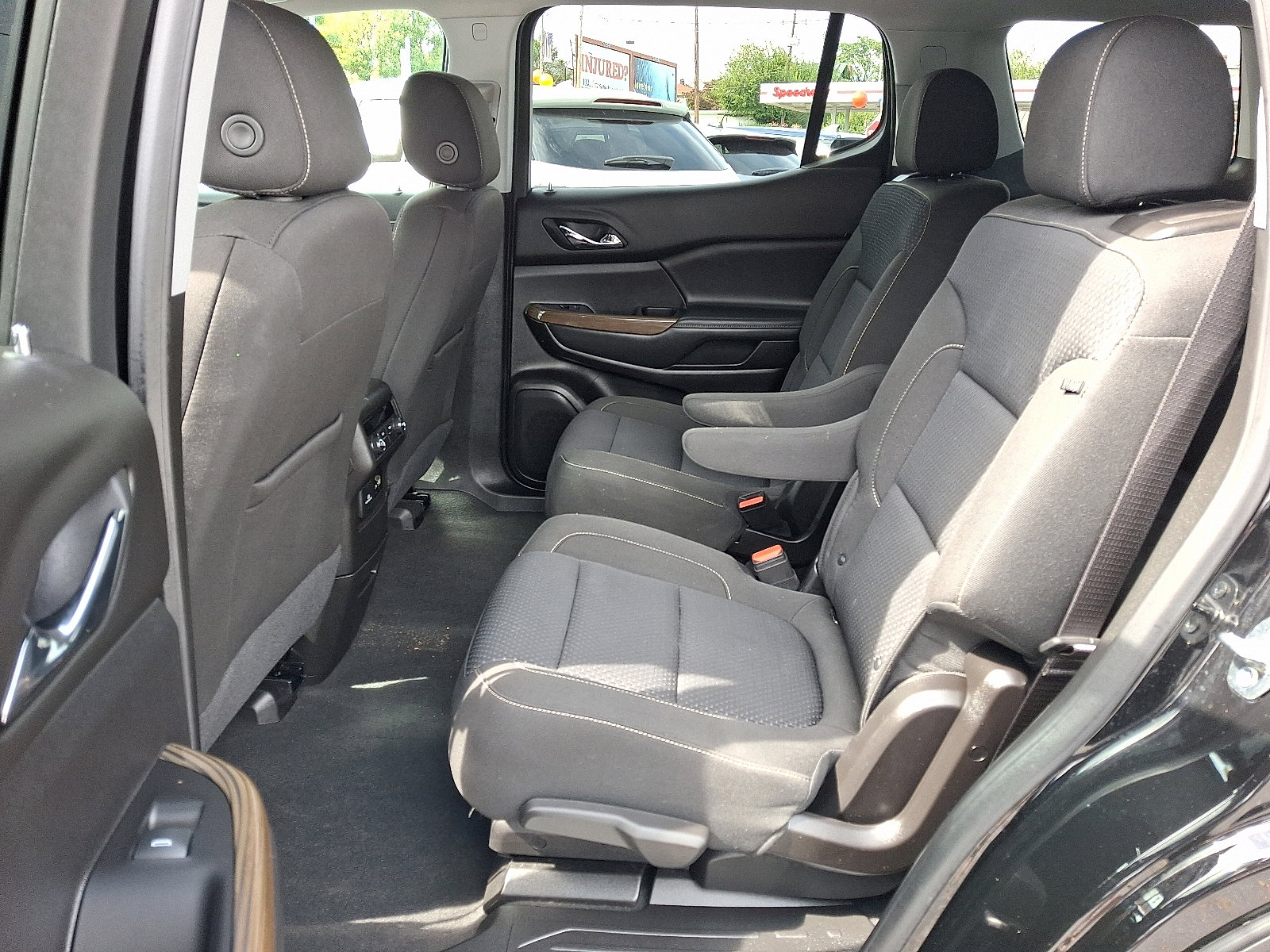 Used 2023 GMC Acadia SLE w/ Driver Convenience Package image 11