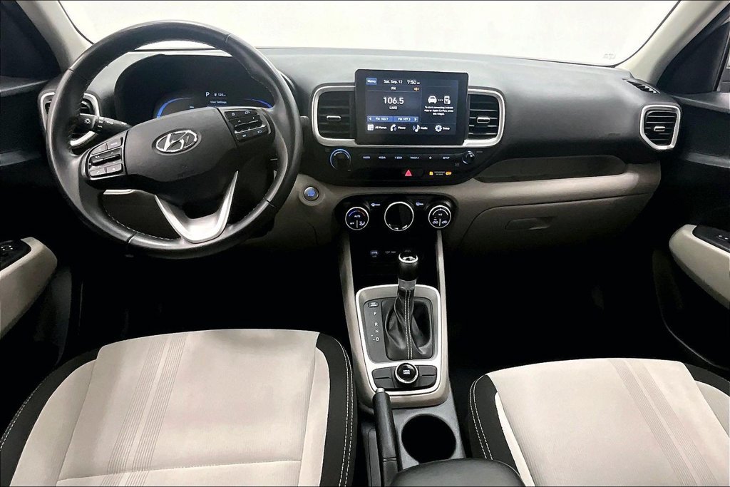Used 2025 Hyundai Venue SEL FWD image 15