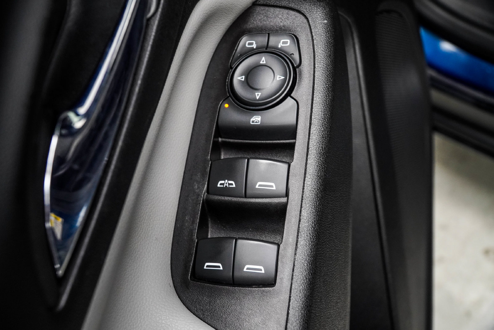 Used 2020 Chevrolet Equinox LT FWD image 32