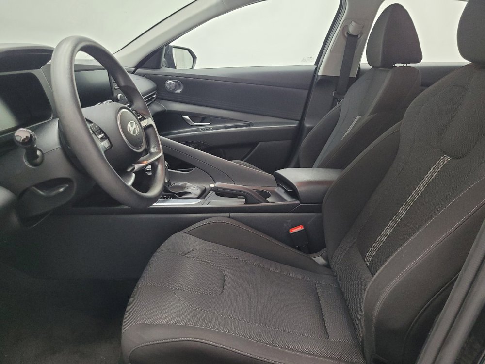 Used 2024 Hyundai Elantra SE FWD image 17