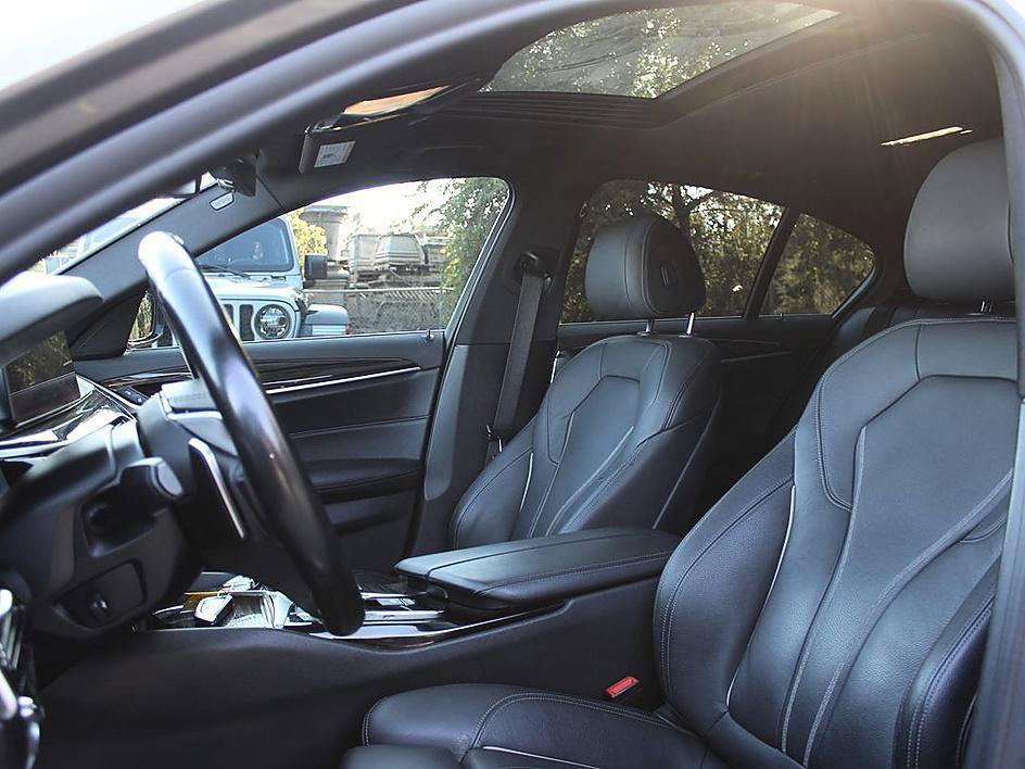 Used 2019 BMW 530e w/ Convenience Package RWD image 17