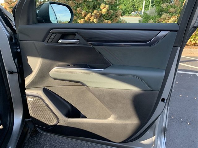 Used 2024 GMC Acadia AT4 w/ Luxury Package image 13