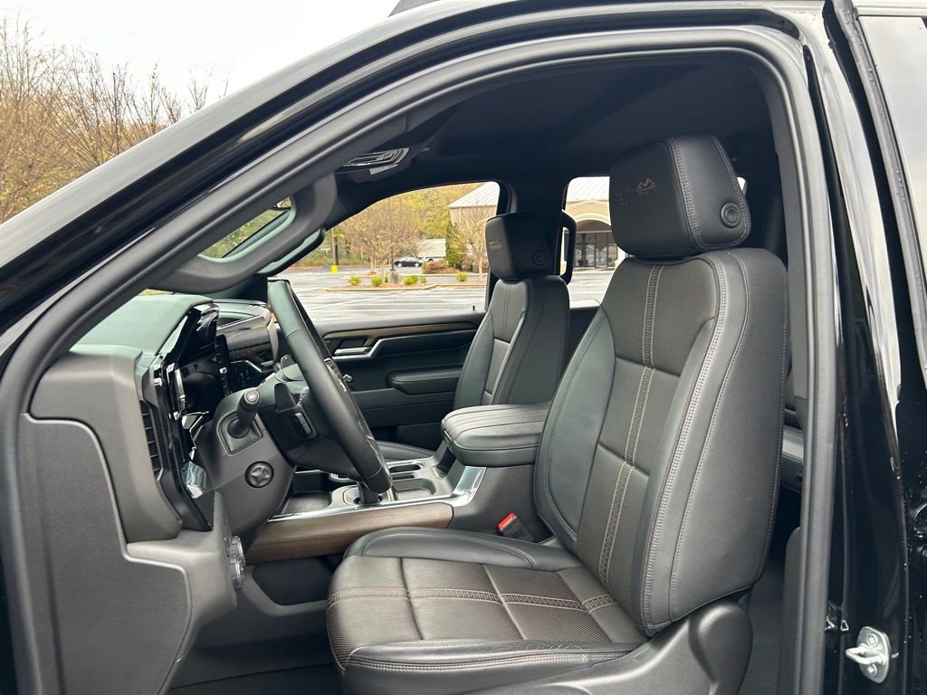 Used 2024 Chevrolet Silverado 1500 High Country image 39
