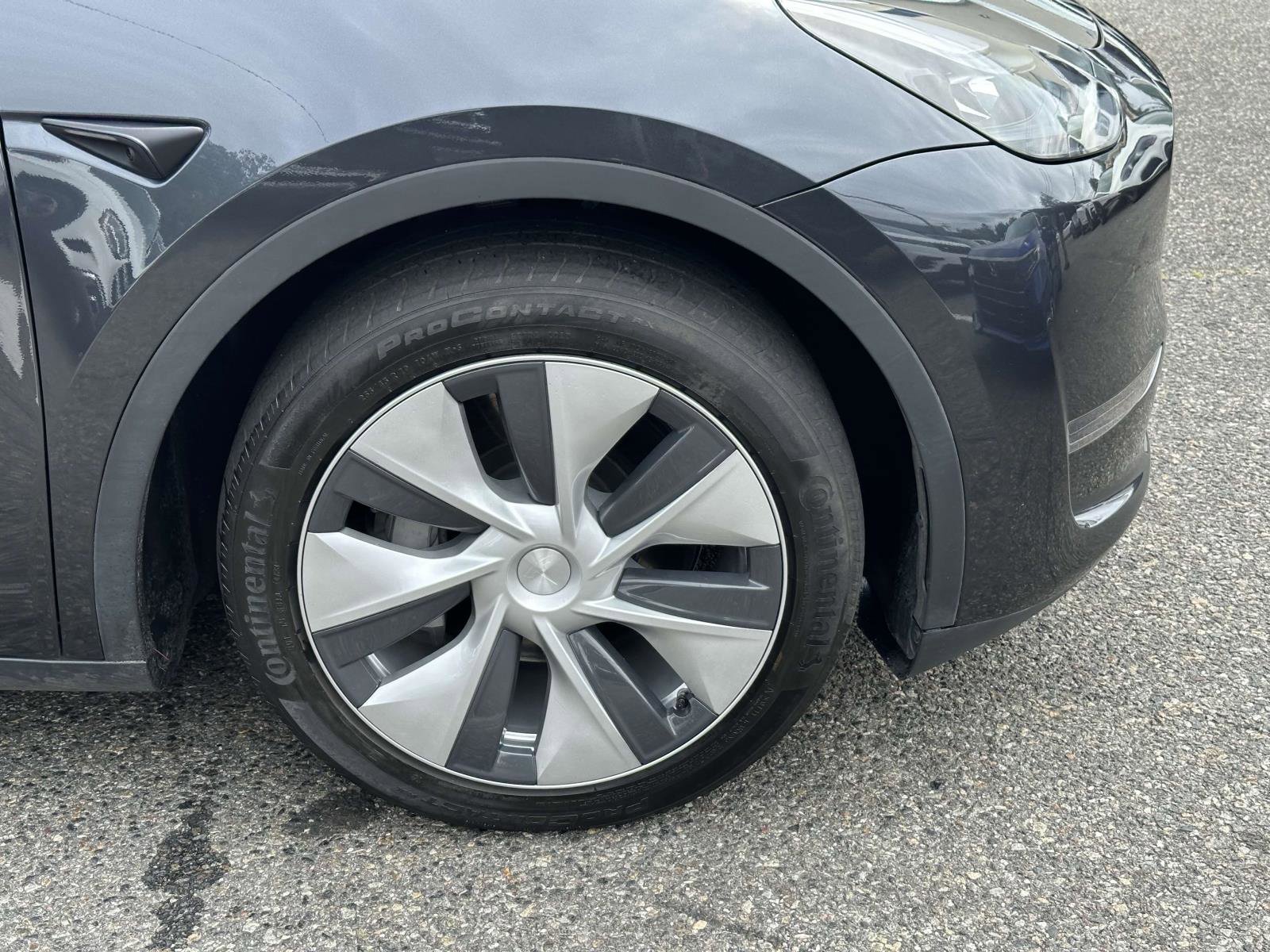 Used 2024 Tesla Model Y Long Range image 10